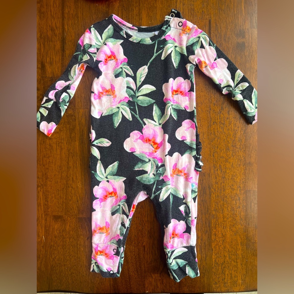 Posh peanut 3-6 month romper